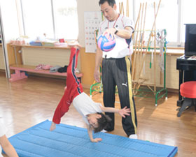 お問合せ先・マット運動